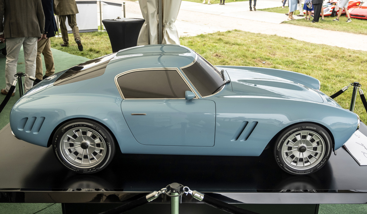 Суперкар Squalo дебютировал в виде масштабной модели Суперкар Squalo дебютировал в виде масштабной модели