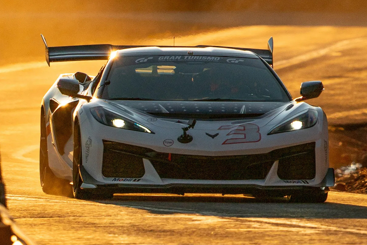 &laquo;Гонка в облака&raquo; на Пайкс-Пик: рекорд Chevrolet Corvette ZR1X и триумф электромобиля Ford