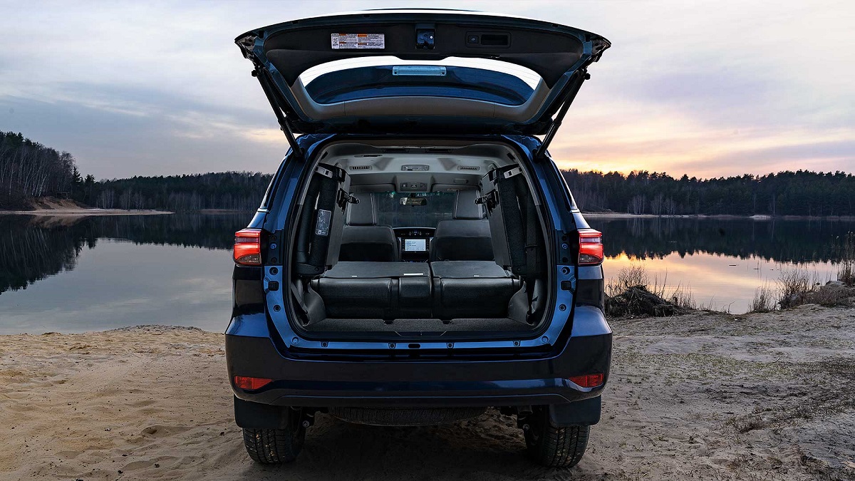 Обновленная Toyota Fortuner с турбодизелем добралась до России Обновленная Toyota Fortuner с турбодизелем добралась до России