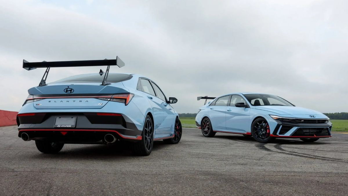 Спортседан Hyundai Elantra N TCR: окрыленный гонками
