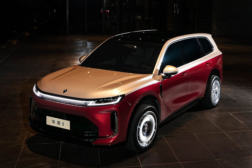 Флагманский кроссовер Baojun Huajing S с электроникой Huawei показали на новых фото