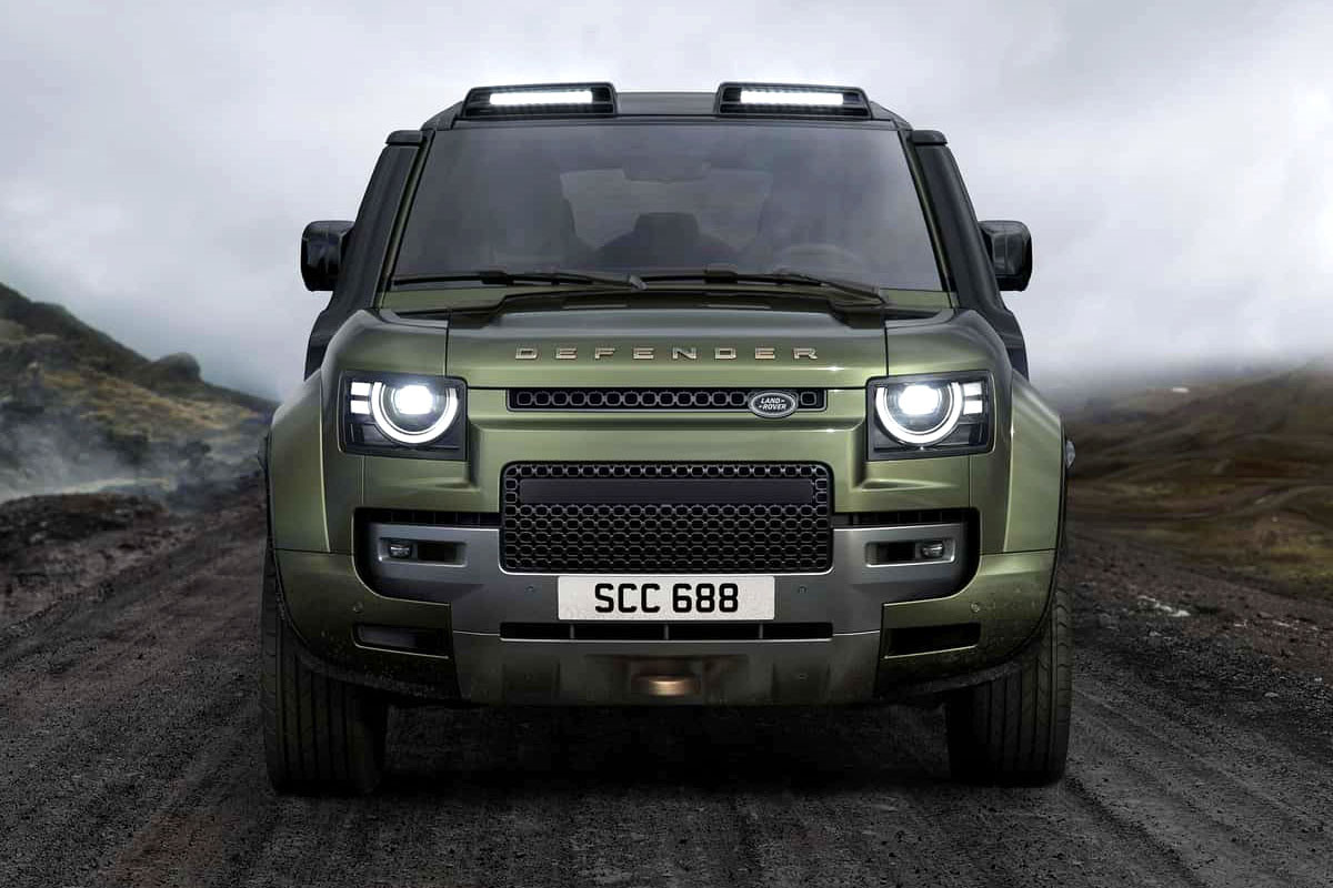 Land Rover Defender: версия для города и пересмотренная моторная гамма