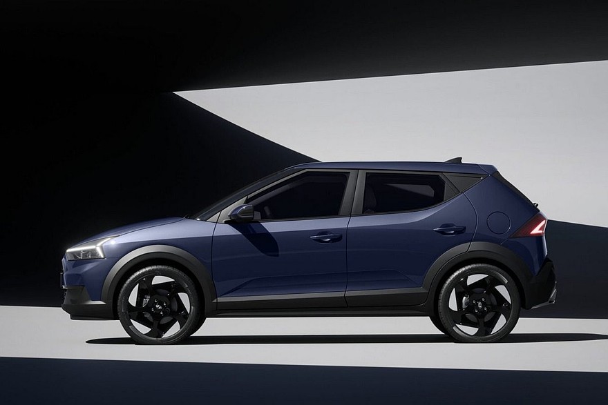 Анонсирован новый кроссовер Hyundai Bayon в угловатом стиле свежих Elantra и Tucson