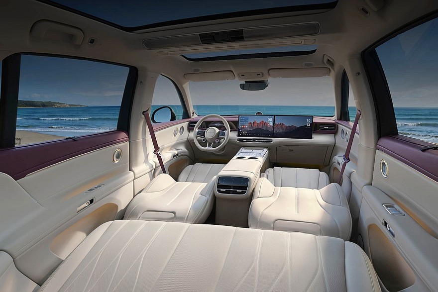 Aistaland GX7 от GAC и Huawei: кровать и кинотеатр, двух- или трехмоторный полный привод