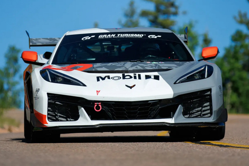 &laquo;Гонка в облака&raquo; на Пайкс-Пик: рекорд Chevrolet Corvette ZR1X и триумф электромобиля Ford