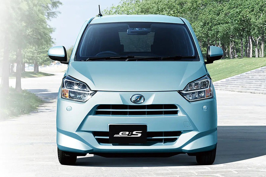 Кей-кары Daihatsu Mira e:S и Toyota Pixis Epoch получили несколько обновок