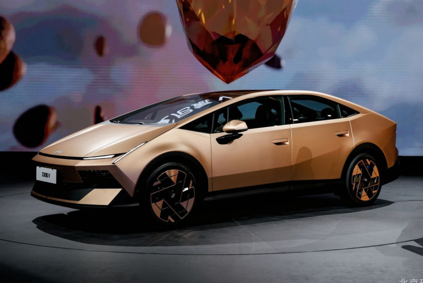 Показан серийный электромобиль Hyundai Ioniq V для Китая