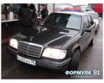 Красивый тюнингованный Mercedes-Bens 32