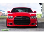 Вид спереди классного автомобиля Dodge Charger