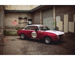 Красно-белый Alfa Romeo