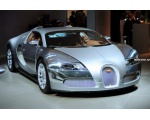 Bugatti Veyron в салоне и на дорогах 105