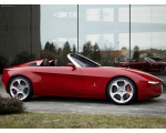 Яркий и гоночный автомобиль Alfa Romeo 89