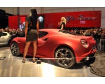 Яркий и гоночный автомобиль Alfa Romeo 85