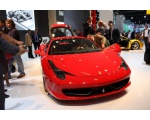 Интересные фото обои автомобиля Ferrari 18