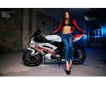 Тюнингованный мотоцикл с красивой девушкой 4