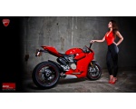 Красный Ducati с девушкой 8