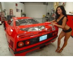 Девушка с Ferrari