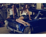 Девушки в обнимку с российскими автомобилями 39