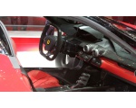 Шикарный салон бензоэлектрического Ferrari