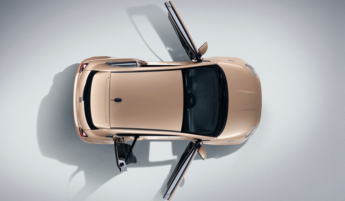 Электрический хэтчбек Fiat 500 обзавелся версией «3+1»