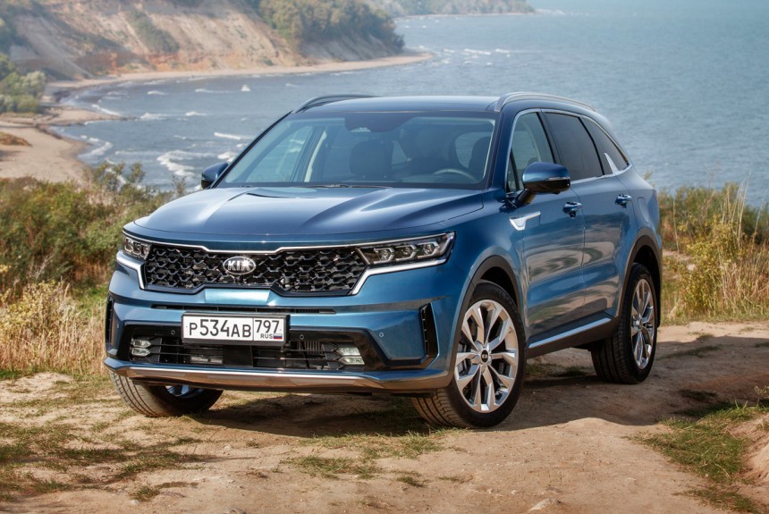 Новый Kia Sorento в России: заминка на старте продаж