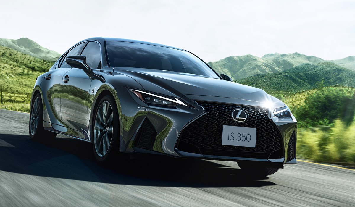 Новый Lexus IS для Японии: гибрид и Mode Black Новый Lexus IS для Японии: гибрид и Mode Black