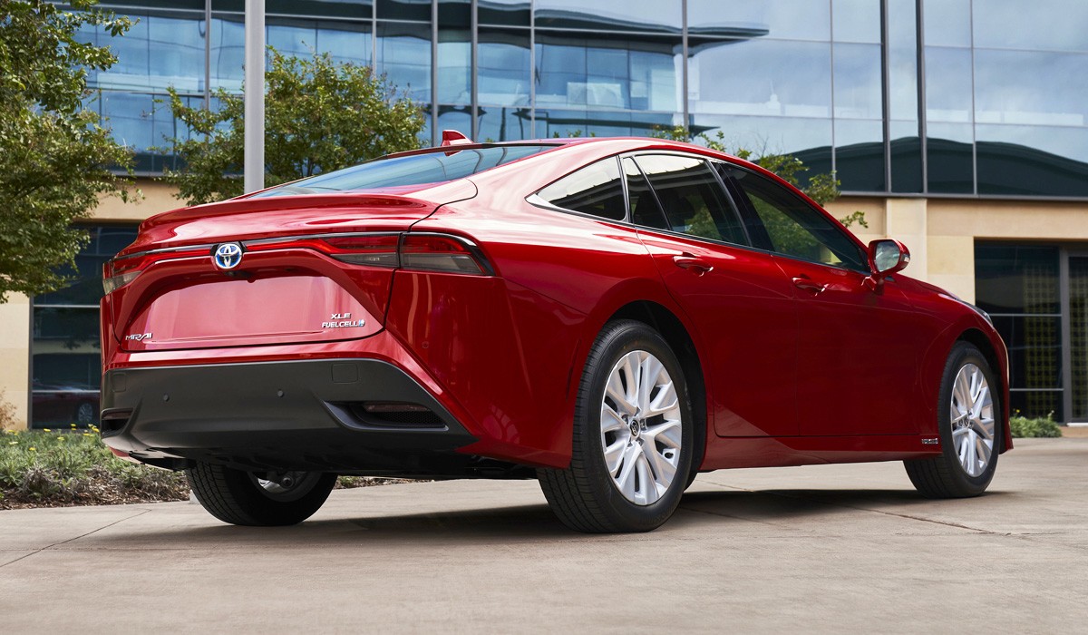 Водородная Toyota Mirai второго поколения готова к выходу на рынок