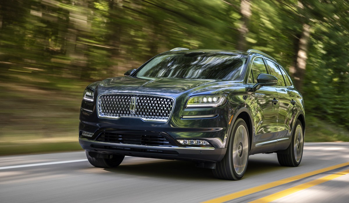 Кроссовер Lincoln Nautilus обрел современный интерьер Кроссовер Lincoln Nautilus обрел современный интерьер