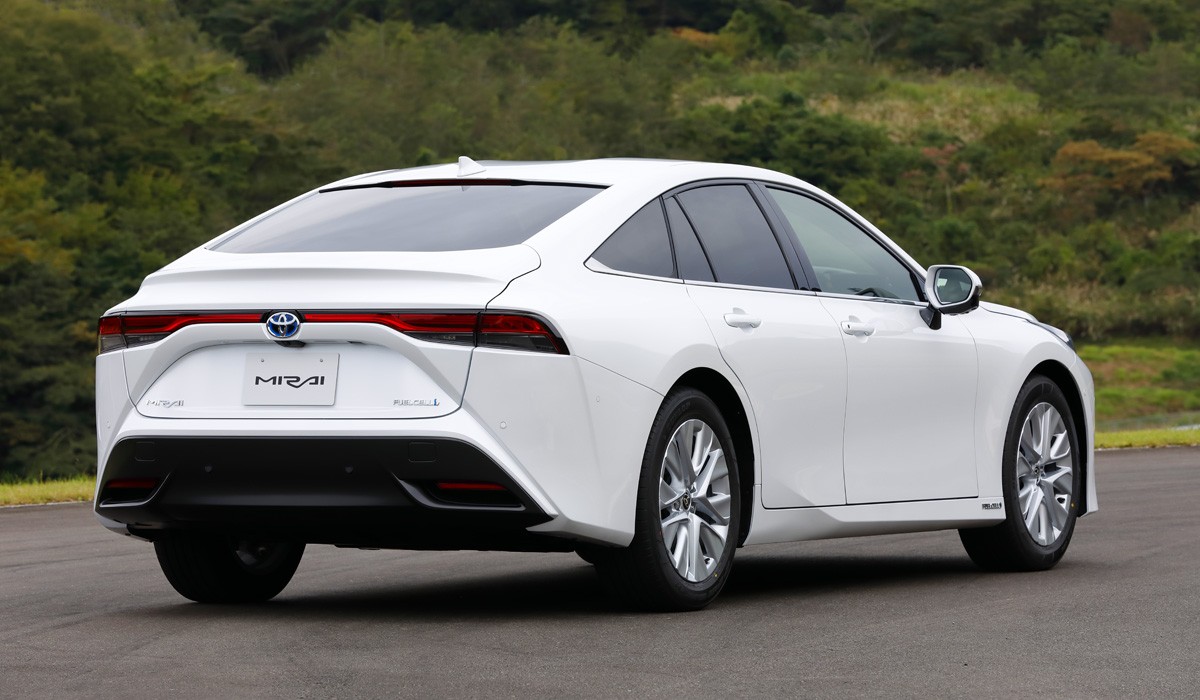 Водородная Toyota Mirai второго поколения готова к выходу на рынок