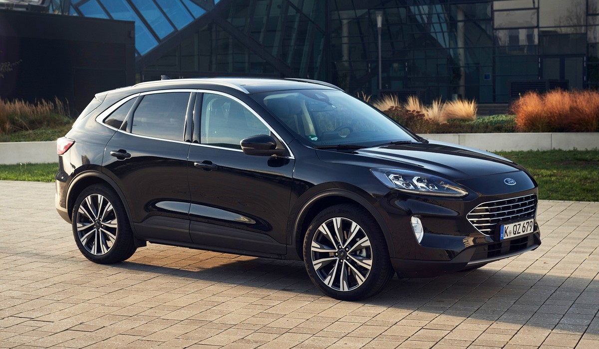 У кроссовера Ford Kuga появилась уже третья гибридная версия