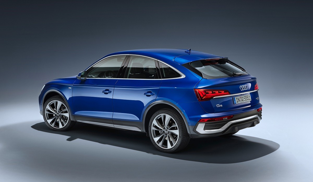 Купеобразный Audi Q5 Sportback для России: всего один мотор Купеобразный Audi Q5 Sportback для России: всего один мотор