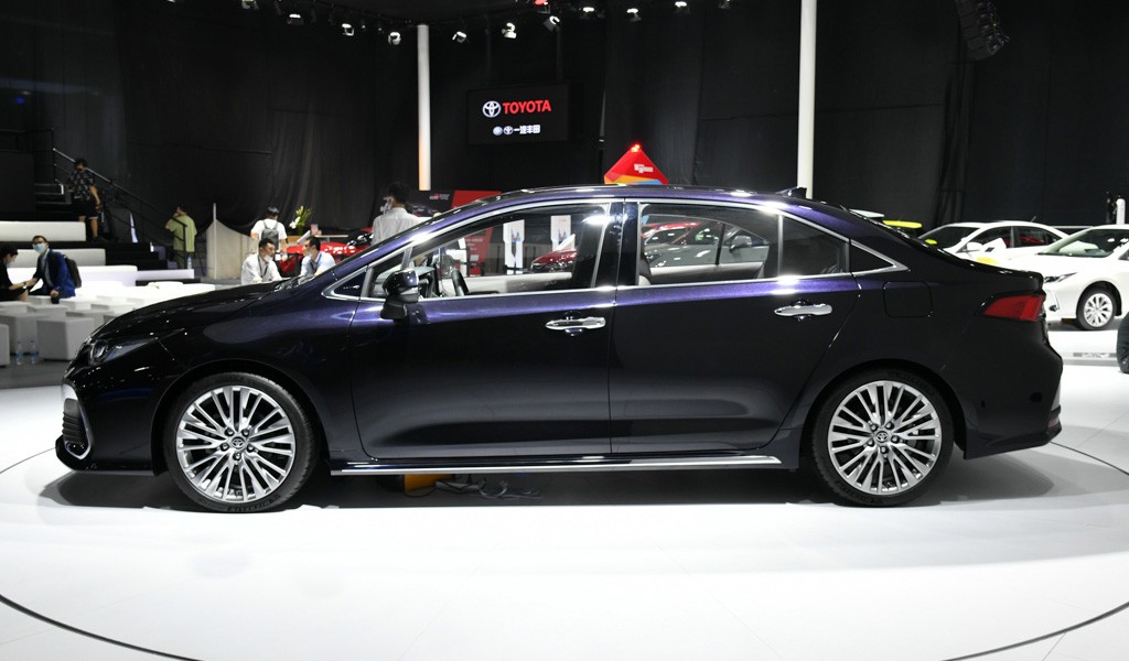 Новый седан Toyota Allion, или самая престижная Corolla