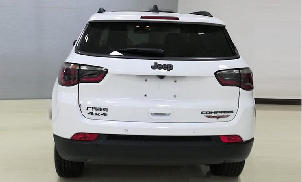 Обновленный Jeep Compass: первые фото без камуфляжа Обновленный Jeep Compass: первые фото без камуфляжа