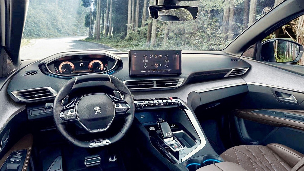 Паркетник Peugeot 4008 перенес ожидаемый рестайлинг Паркетник Peugeot 4008 перенес ожидаемый рестайлинг