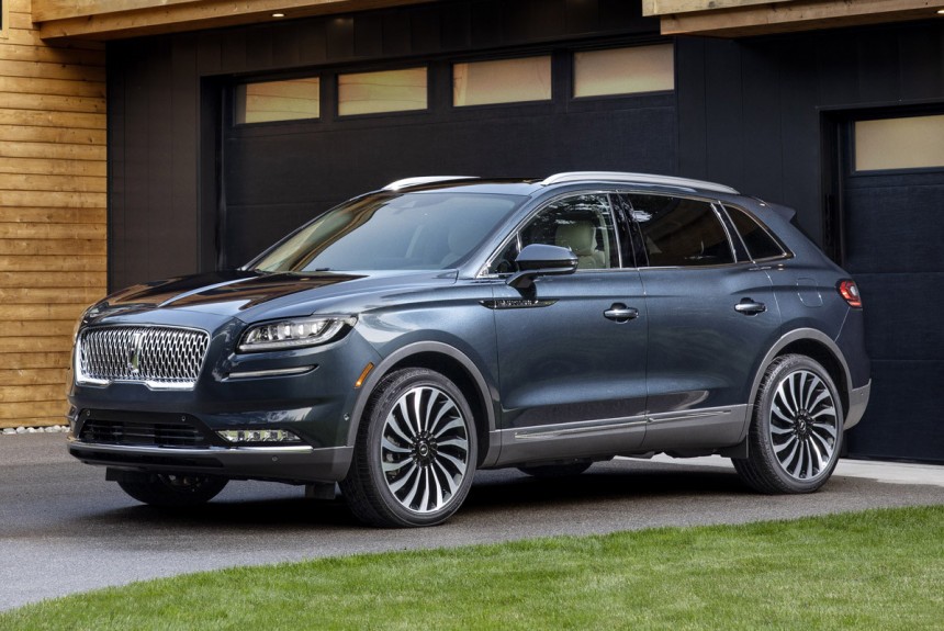 Кроссовер Lincoln Nautilus обрел современный интерьер Кроссовер Lincoln Nautilus обрел современный интерьер