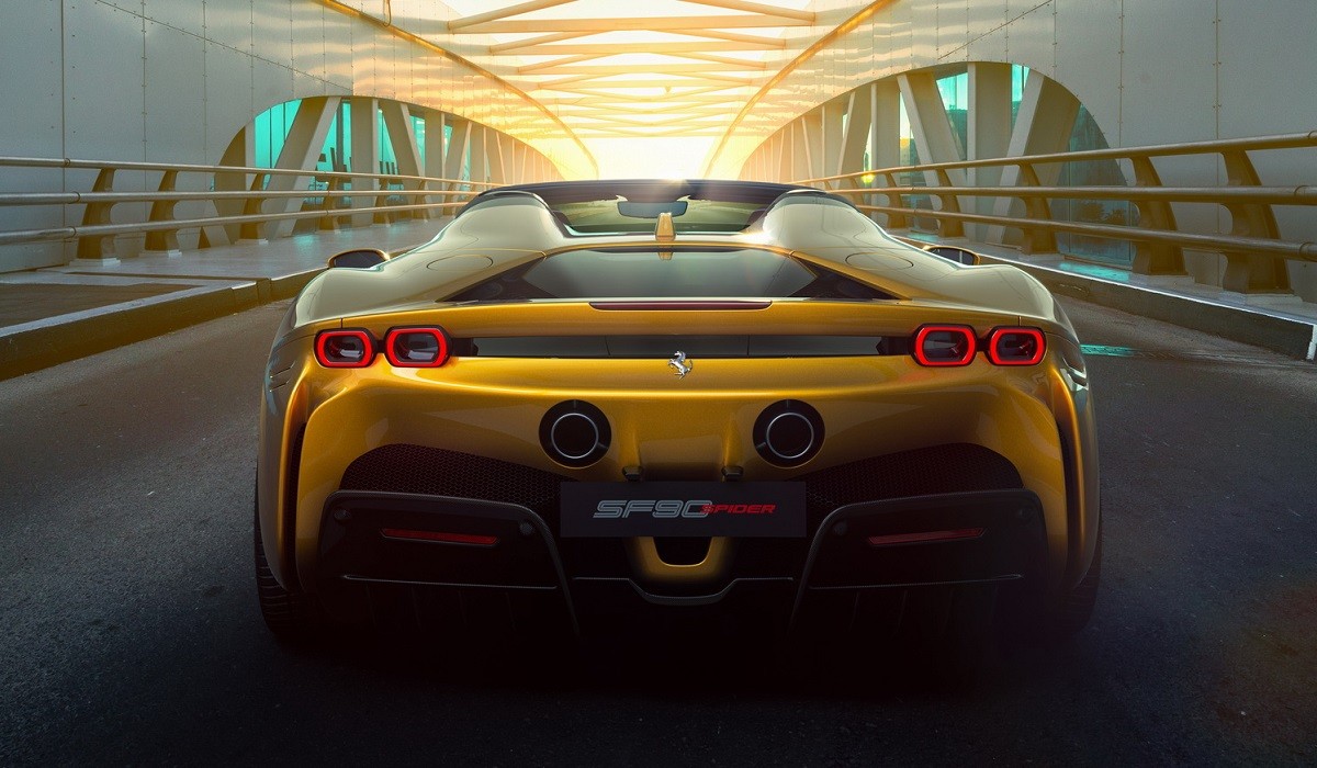 Ferrari SF90 Spider: 1000-сильный флагман с открытым верхом Ferrari SF90 Spider: 1000-сильный флагман с открытым верхом