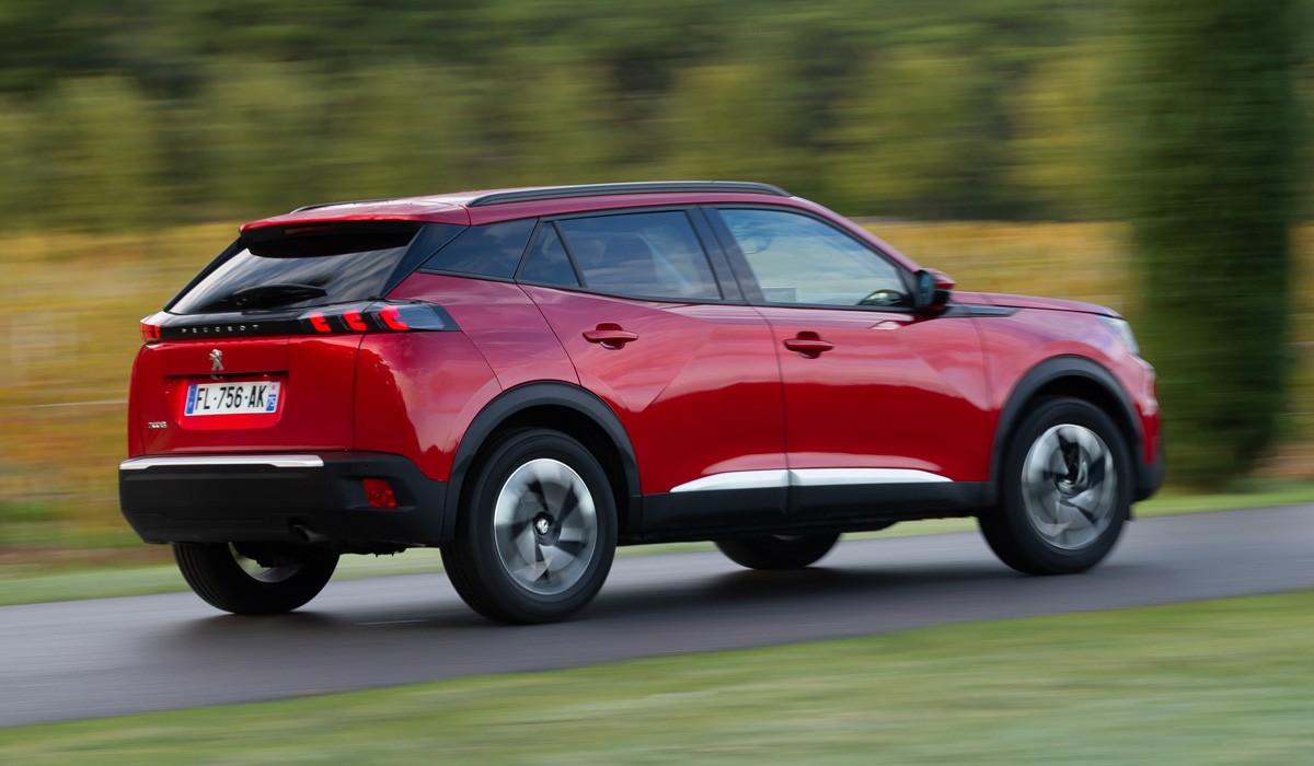 Новый Peugeot 2008: объявлены цены в России Новый Peugeot 2008: объявлены цены в России