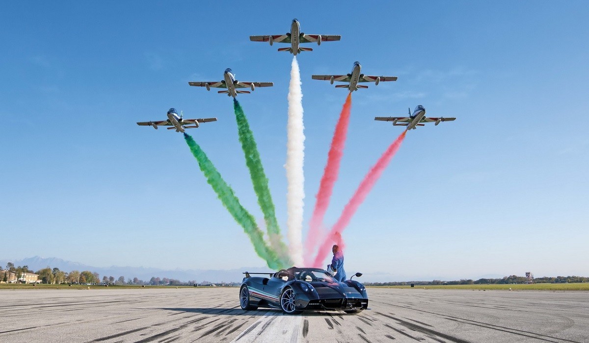 Pagani Huayra Tricolore стала самой мощной в семействе Pagani Huayra Tricolore стала самой мощной в семействе