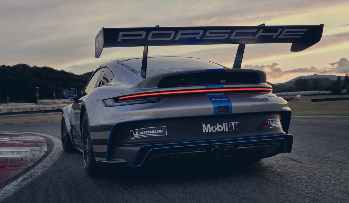 Представлен гоночный Porsche 911 GT3 Cup нового поколения Представлен гоночный Porsche 911 GT3 Cup нового поколения