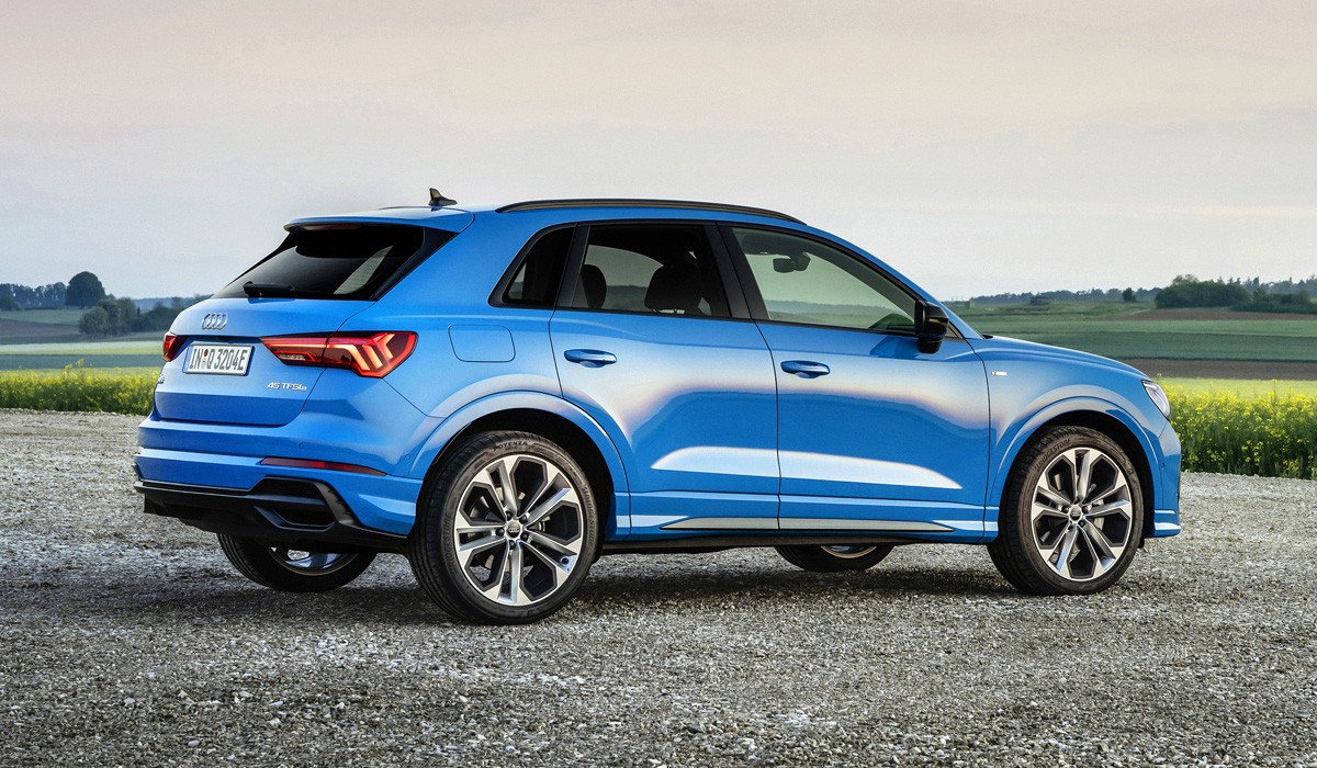 Кроссовер Audi Q3 впервые стал гибридом