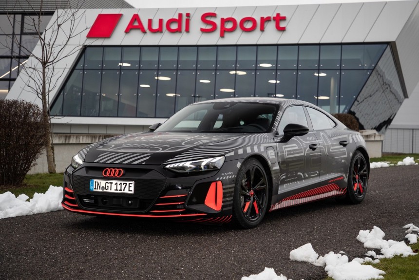 Audi e-tron GT встал на конвейер до официальной премьеры Audi e-tron GT встал на конвейер до официальной премьеры