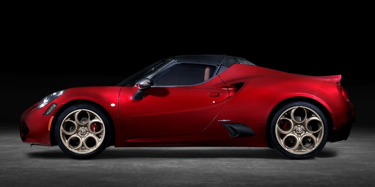 Спецверсия Alfa Romeo 4C ознаменовала прощание со спорткарами Спецверсия Alfa Romeo 4C ознаменовала прощание со спорткарами