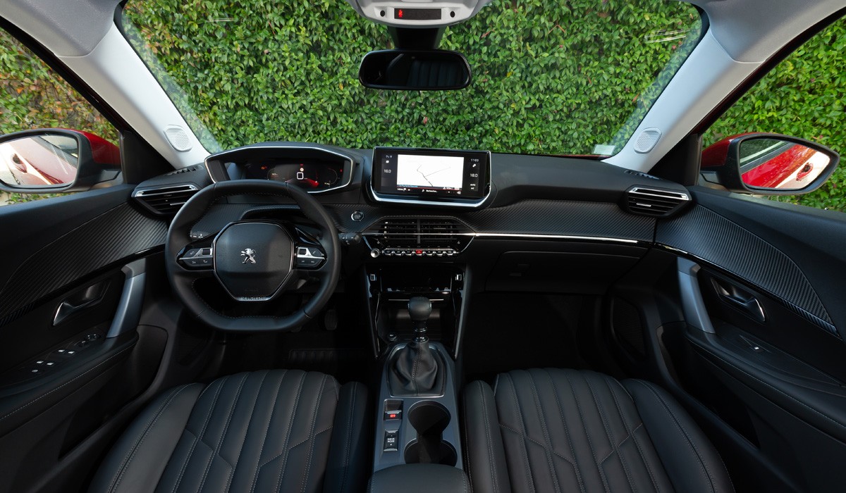 Новый Peugeot 2008: объявлены цены в России Новый Peugeot 2008: объявлены цены в России