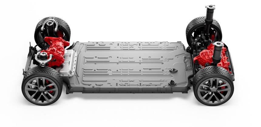 Обновленные Tesla Model S и Model X: три мотора и штурвал вместо руля Обновленные Tesla Model S и Model X: три мотора и штурвал вместо руля