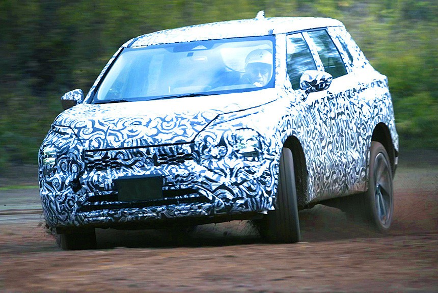 Новый Mitsubishi Outlander обещает блеснуть полным приводом