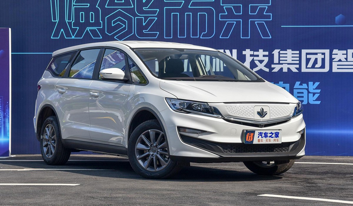 Lifan перешел к Geely и показал новый электромобиль