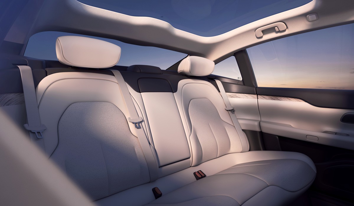 Новый седан Nio ET7: 1000 км и подписка на батарею и автопилот Новый седан Nio ET7: 1000 км и подписка на батарею и автопилот