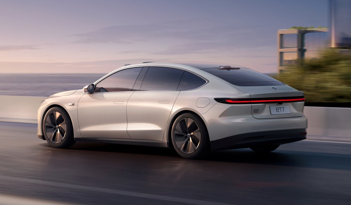 Новый седан Nio ET7: 1000 км и подписка на батарею и автопилот Новый седан Nio ET7: 1000 км и подписка на батарею и автопилот