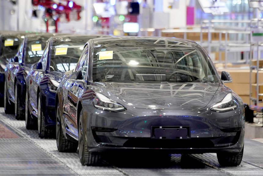 Tesla поставила рекорды капитализации и продаж