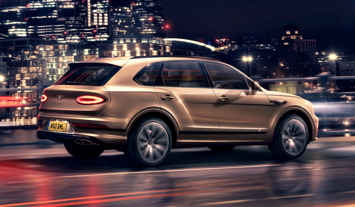 Первый дебют года: обновленный гибрид Bentley Bentayga Первый дебют года: обновленный гибрид Bentley Bentayga